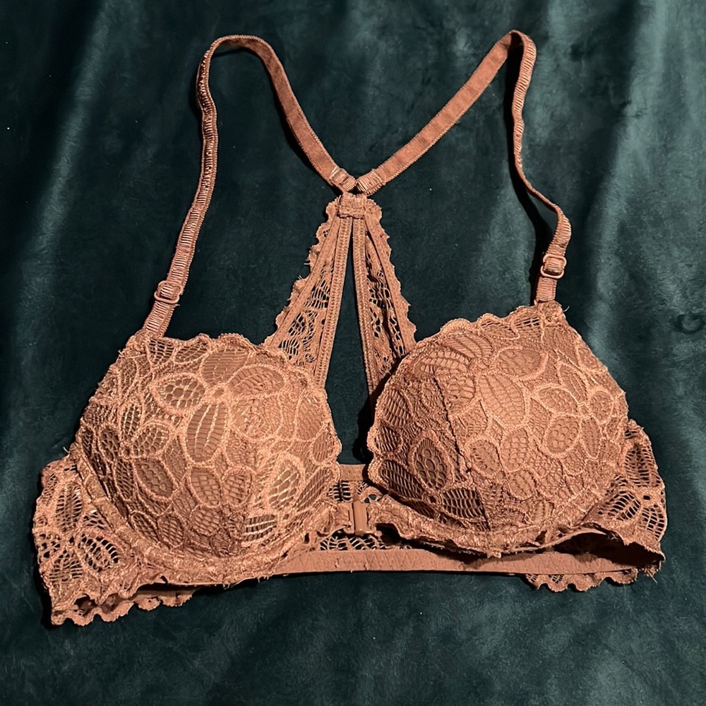 Lace razor back bra